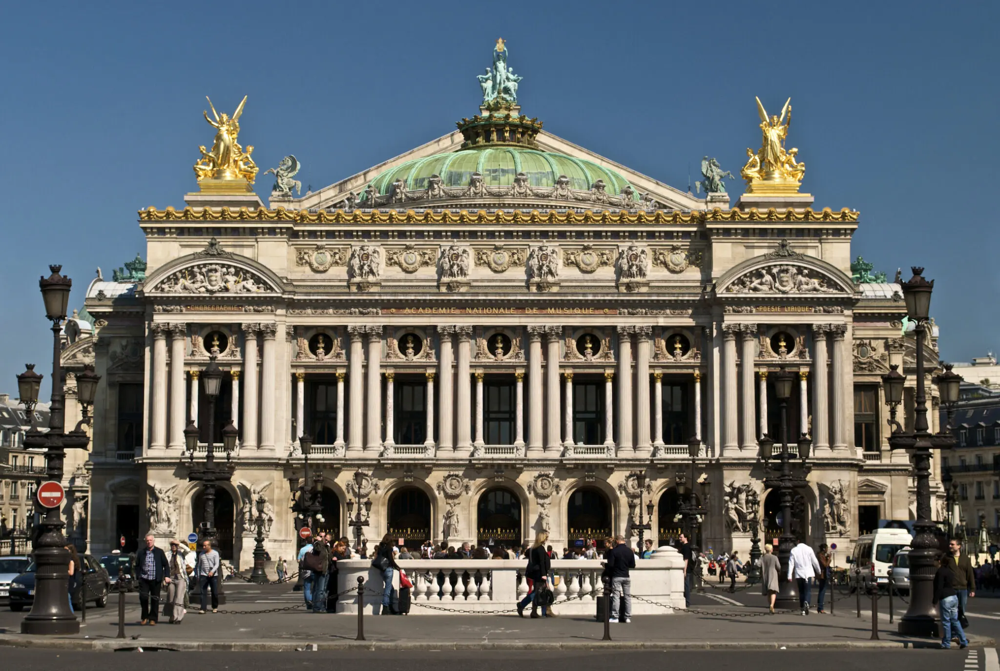 Paris_Opera_full_frontal_architecture_May_2009.jpg